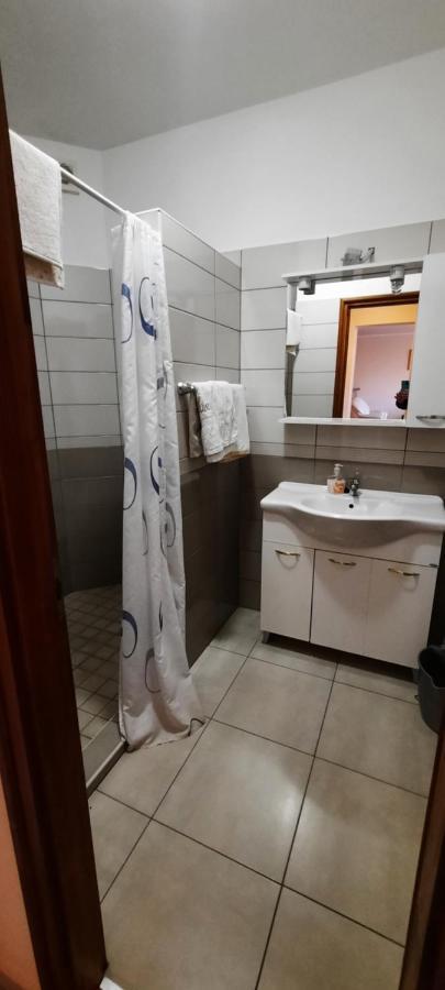 Bastya Apartmanhaz Sárvár Buitenkant foto