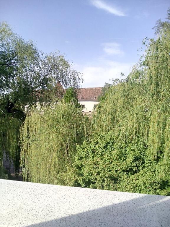 Bastya Apartmanhaz Sárvár Buitenkant foto