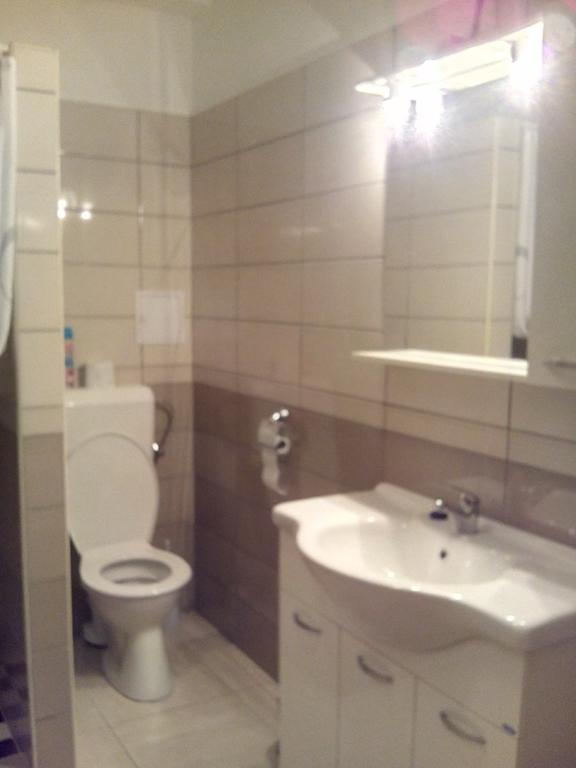 Bastya Apartmanhaz Sárvár Buitenkant foto