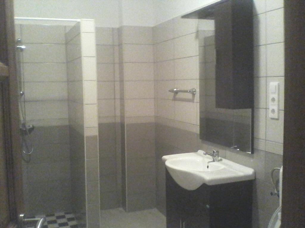 Bastya Apartmanhaz Sárvár Kamer foto